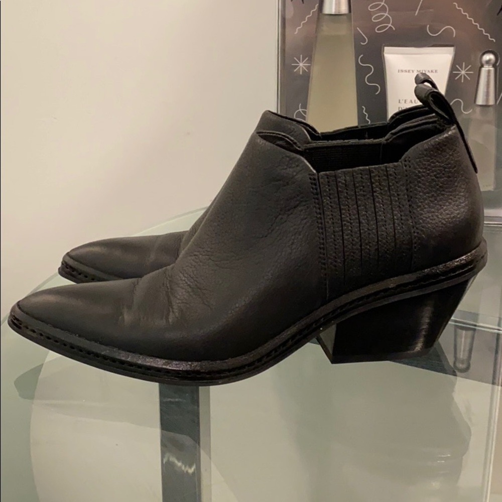 Via Spiga ankle boots